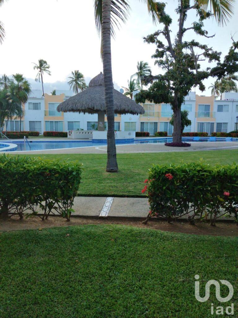 Se vende Casa en La Poza, Acapulco de Juárez, Guerrero.