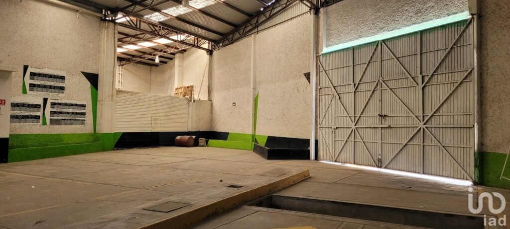 Se renta local en Plaza San Charbel  en la Providencia, Mineral de la Reforma,  Hidalgo.