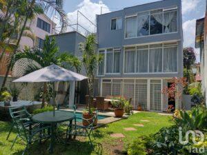 CASA EN VENTA EN CONDOMINIO CON ALBERCA PRIVADA EN CUERNAVACA, MORELOS CASA EN VENTA EN CONDOMINIO CON ALBERCA PRIVADA EN CUERNAVACA, MORELOS