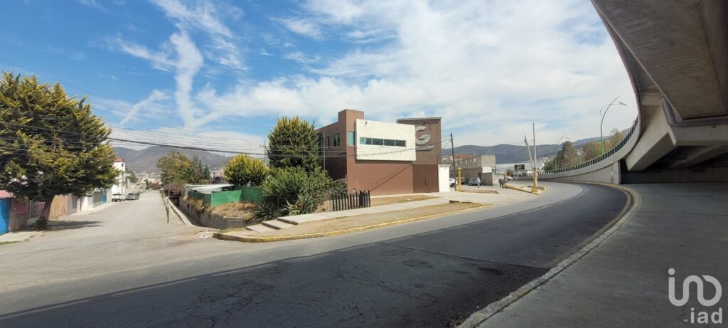 Se rentan oficinas con amplio estacionamiento en Mineral de la Reforma, Pachuca, Hidalgo