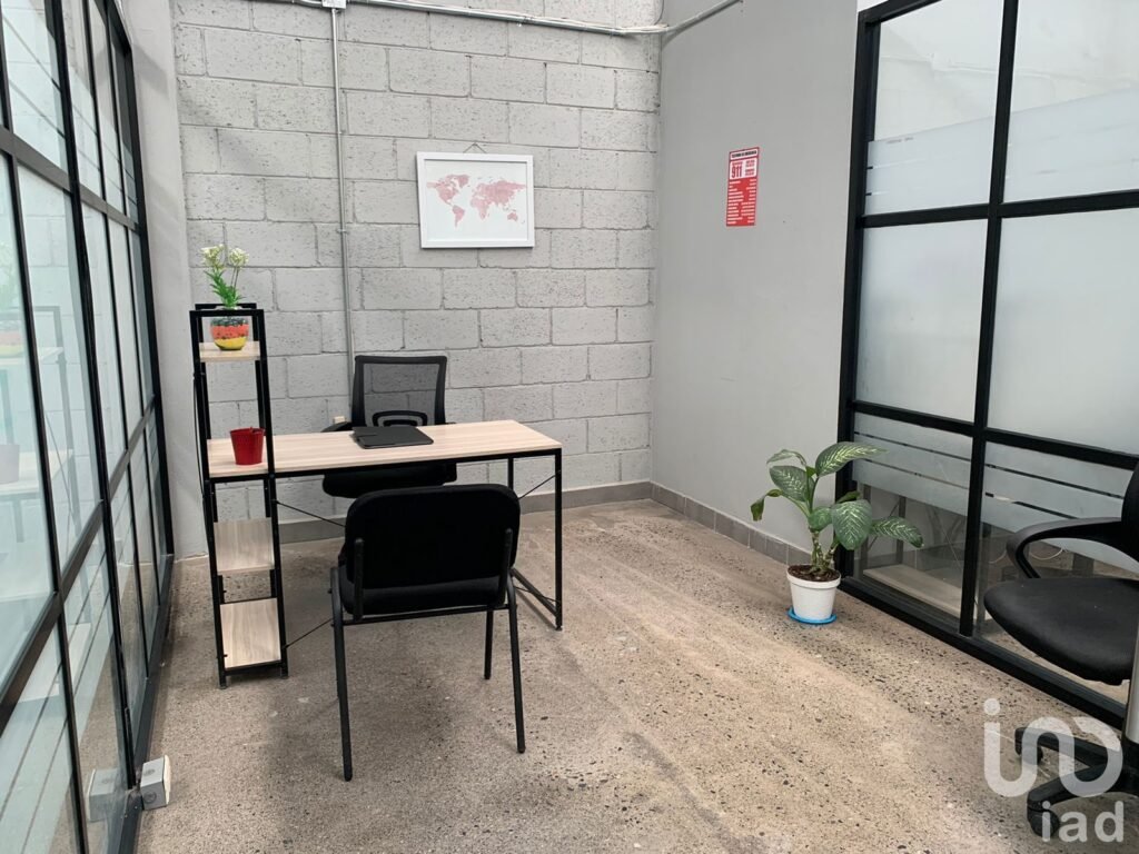 Oficina en Renta sobre carretera 57