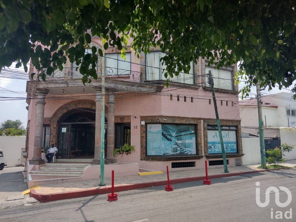 RENTA LOCAL COMERCIAL PLAZA  TEOPANZOLCO EN CUERNAVACA MORELOS