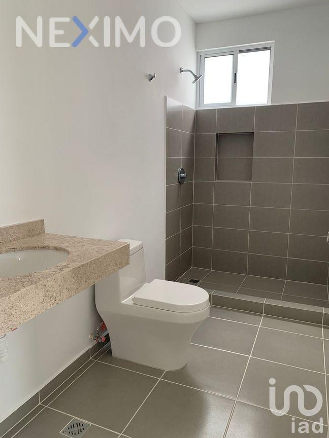 Casa Inteligente en Venta de 3 Recamaras con Paneles Solares en Privada en Poligono Sur de Cancún