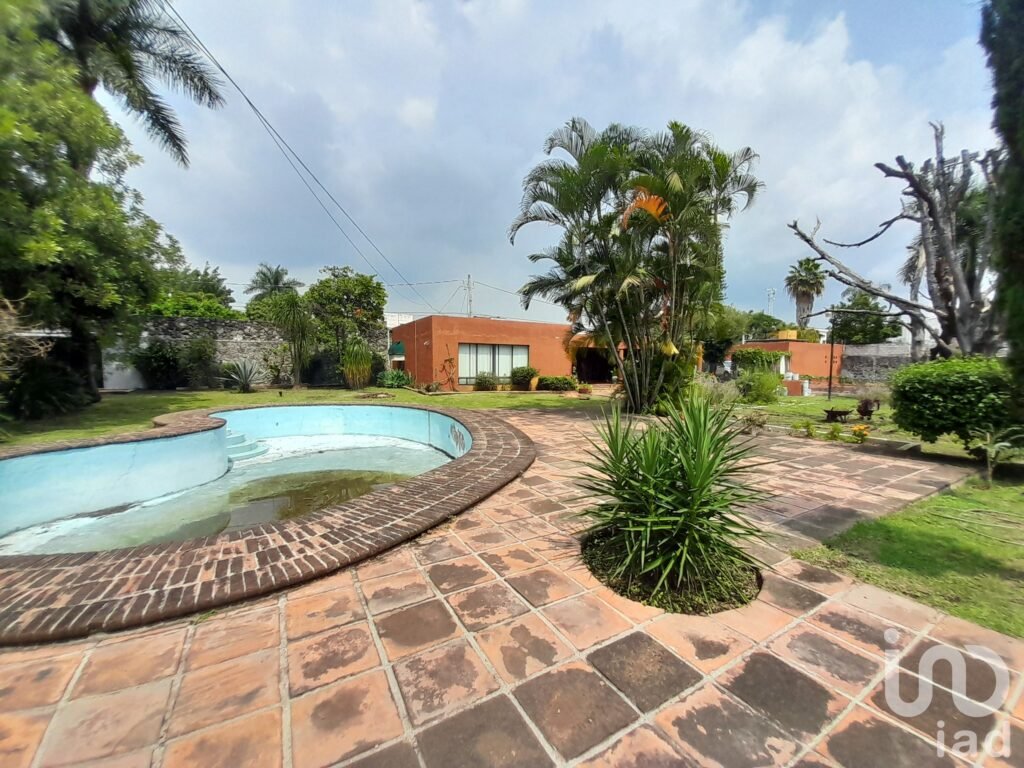 Casa en Venta con Alberca y Jardín Pedregal de las Fuentes, Jiutepec, Morelos - 687ebe03021e