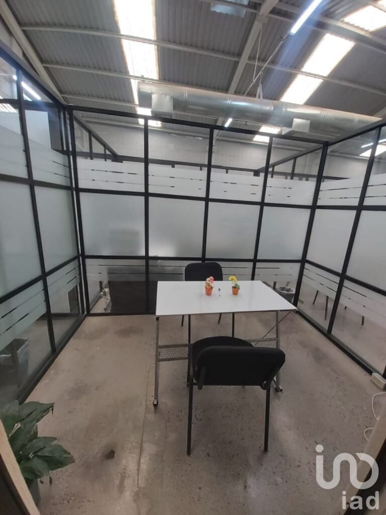 Oficina en Renta sobre carretera 57