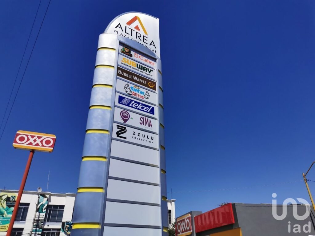Local comercial en renta PB Plaza Altrea