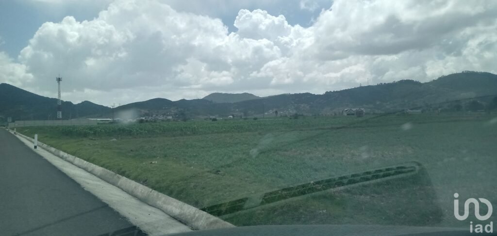 Se vende terreno sobre la carretera Tulancingo- Pachuca,  zona el Susto, Hidalgo.