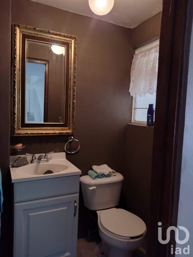 CASA EN VENTA EN CONDOMINIO CON ALBERCA PRIVADA EN CUERNAVACA, MORELOS