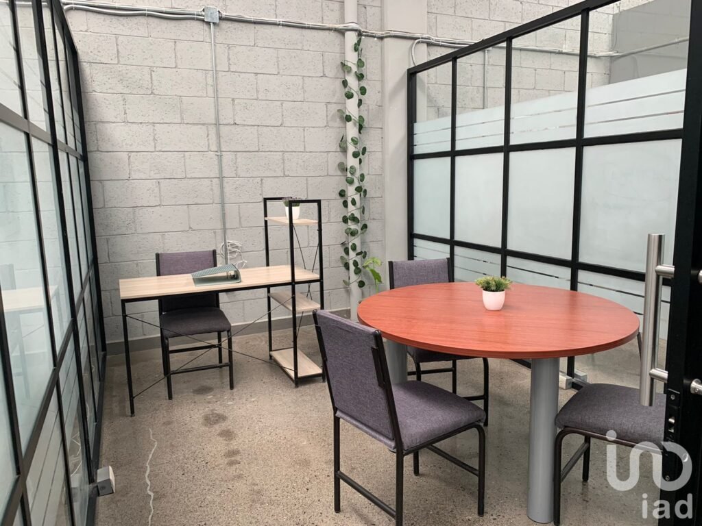 Oficina en Renta sobre carretera 57