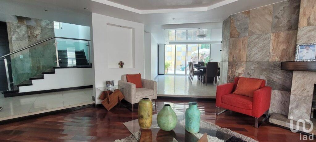 Se vende casa con Alberca en el Club de Golf, Pachuca, Hidalgo.