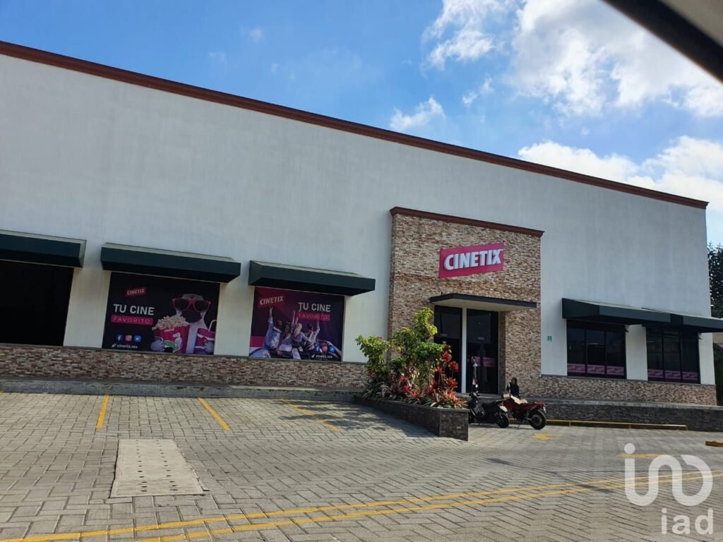 Local en renta para Minisuper de 180m2 Planta Baja frente a CINETIX Plaza Orquídeas Coatepec, Ver.