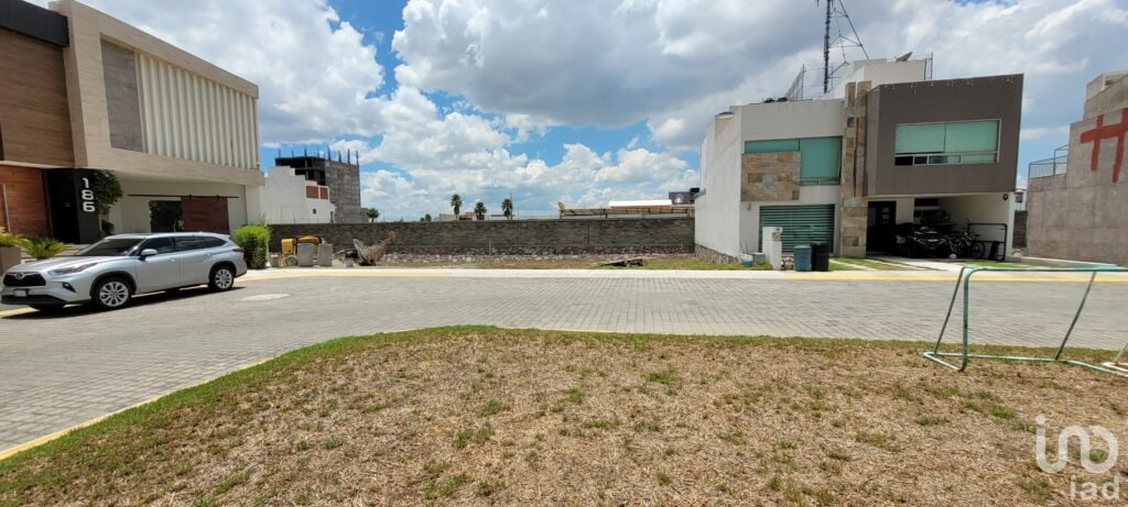 Se vende terreno amplio  en Zona Plateada, Pachuca, Hidalgo.