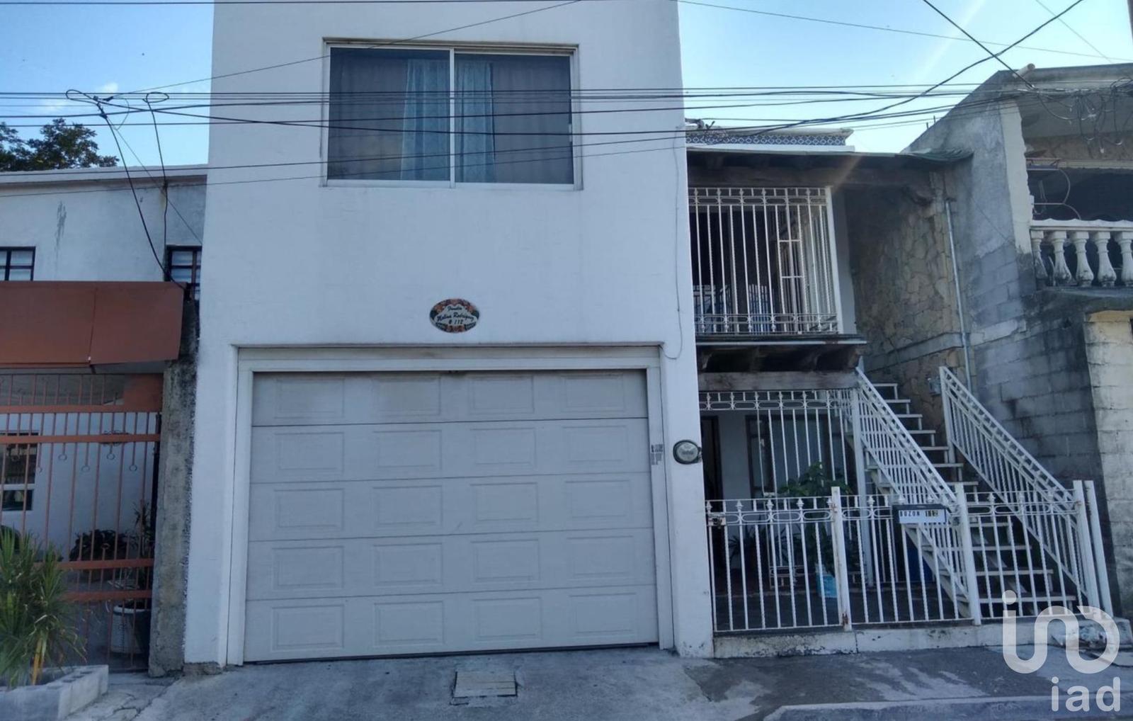 Casa en Venta con espacio para negocio en venta en Guadalupe, Nuevo León Casa en Venta con espacio para negocio en venta en Guadalupe, Nuevo León