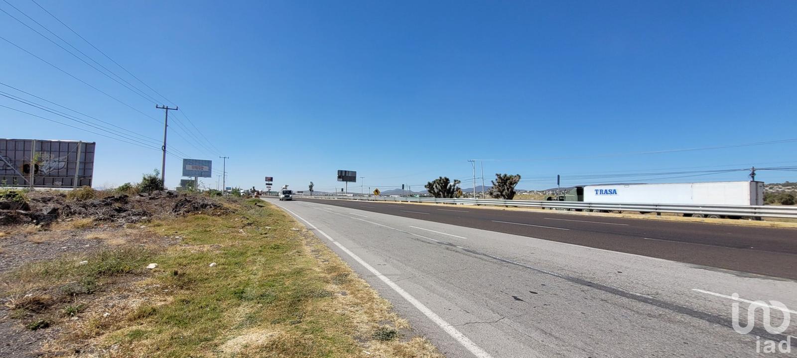 Se venden 12,410 m2 sobre la carretera Mexico Pachuca,  en Hidalgo.