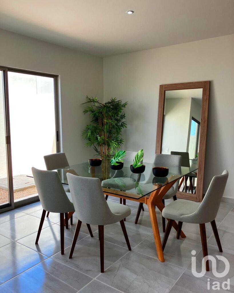 Casa en Venta de 3 Recamaras en Privada en Avenida Huayacan, Quintana Roo