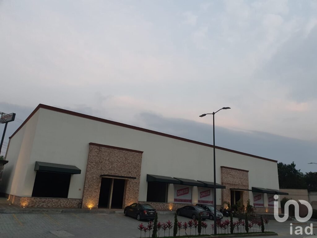 Renta de local para Restaurante Planta Alta de 160m2 con terraza en Plaza Orquídeas Coatepec, Ver.