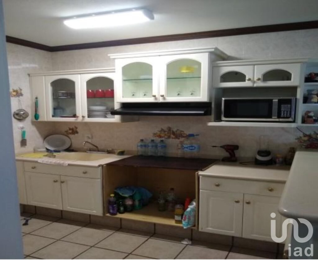 Casa en Venta con espacio para negocio en venta en Guadalupe, Nuevo León