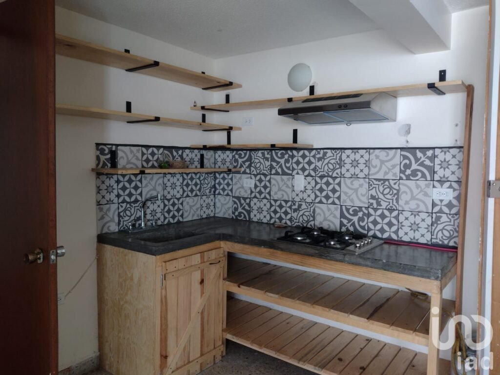 CASA EN VENTA EN CONDOMINIO CON ALBERCA PRIVADA EN CUERNAVACA, MORELOS