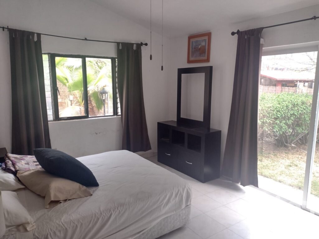 CASA EN VENTA, EN FRACCIONAMIENTO, TEMOACHAN, JIUTEPEC, MORELOS