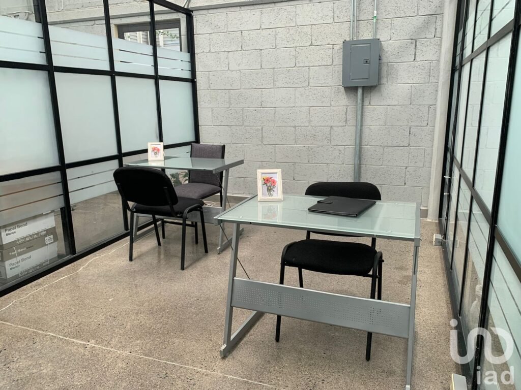 Oficina en Renta sobre carretera 57