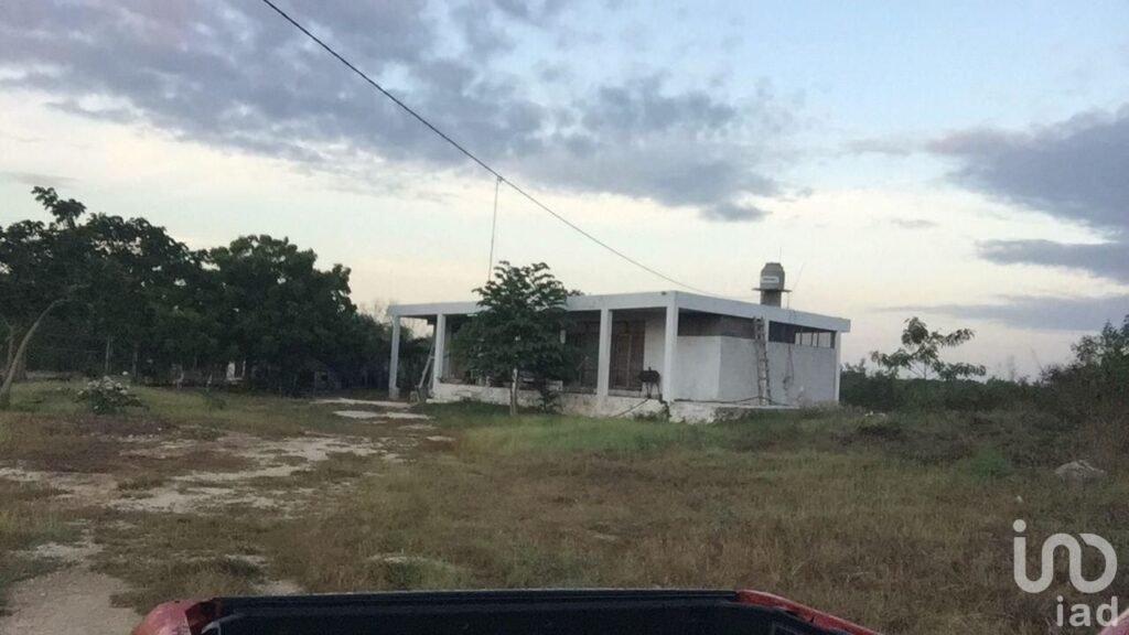 PROPIEDAD CON CASA, GRANJA Y AMPLIO TERRENO EN SITPACH NORTE YUCATAN - b0a541c843e1