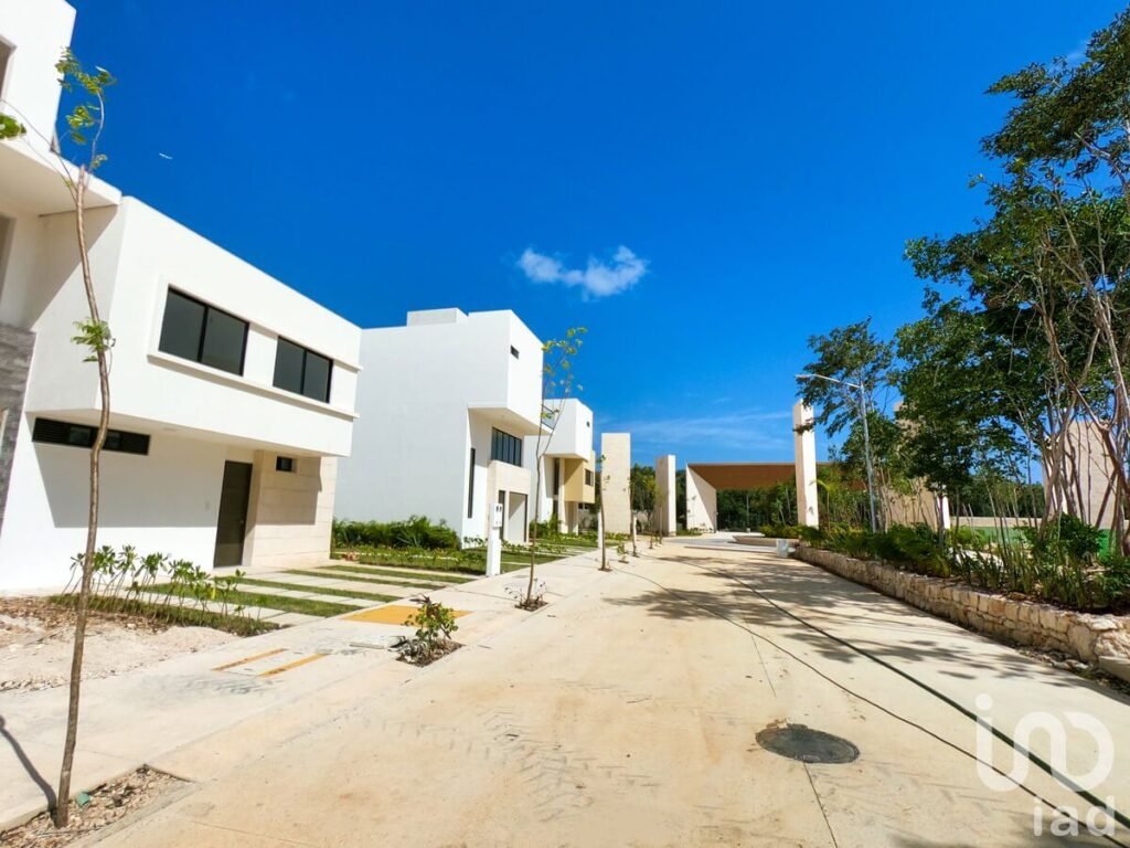 Casa de Lujo de 3 recamaras sobre Huayacan, cerca de Cumbres