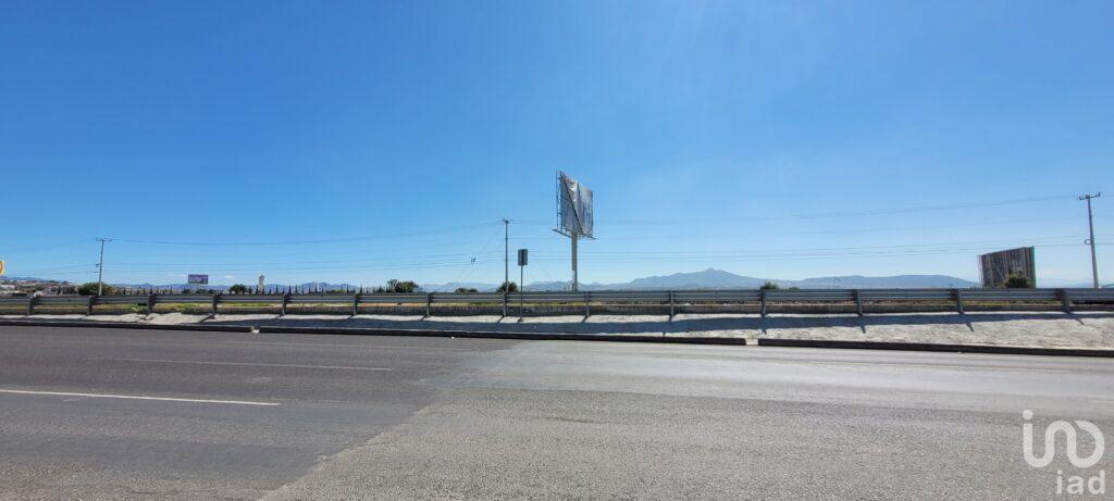 Se venden 12,410 m2 sobre la carretera Mexico Pachuca,  en Hidalgo.