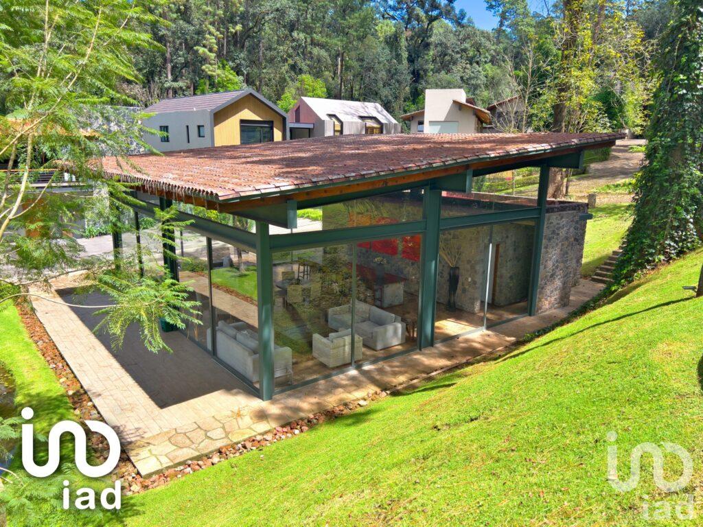 Casa en Venta con vigilancia en Avándaro, Valle de Bravo, Mexico
