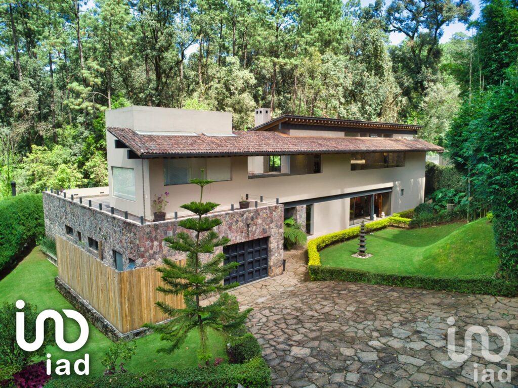Casa en Venta con vigilancia en Avándaro, Valle de Bravo, Mexico