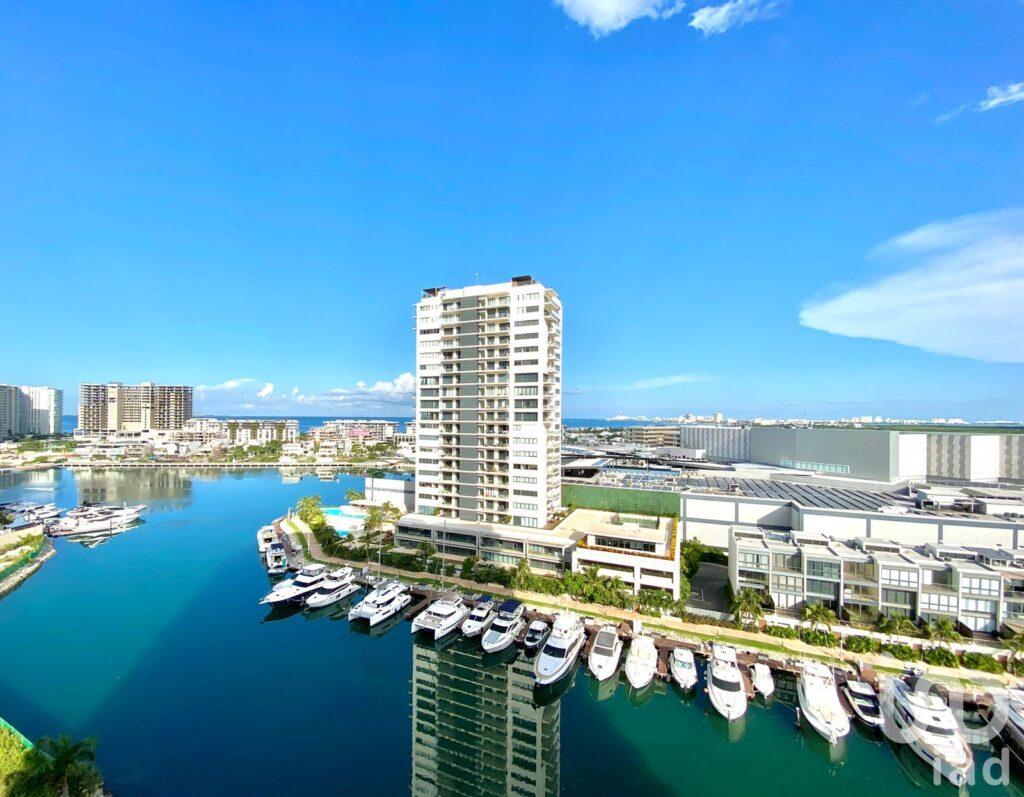 En venta Departamento de Lujo en Puerto Cancun, Quintana Roo.