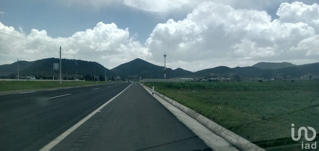 Se vende terreno sobre la carretera Tulancingo- Pachuca,  zona el Susto, Hidalgo.