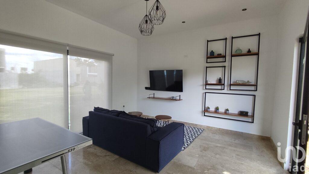 Pre-venta de casa de cuatro recàmaras en lote 109 de privada en Conkal, Yucatàn.