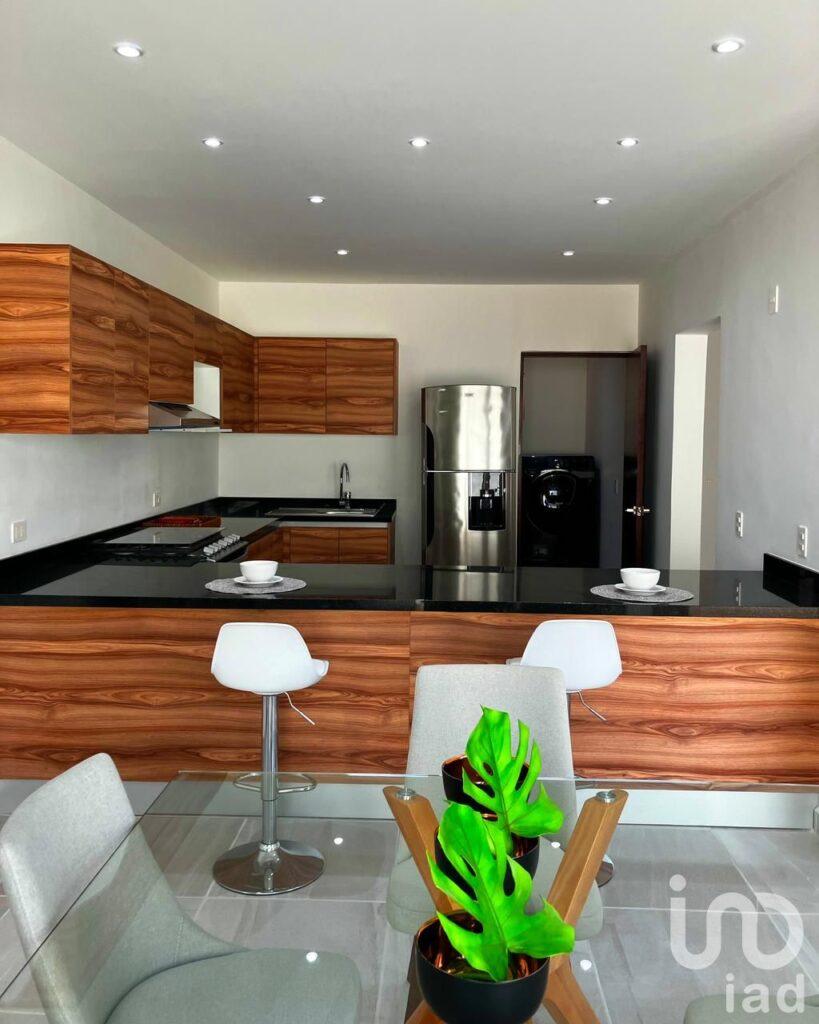 Casa en Venta de 3 Recamaras en Privada en Avenida Huayacan, Quintana Roo