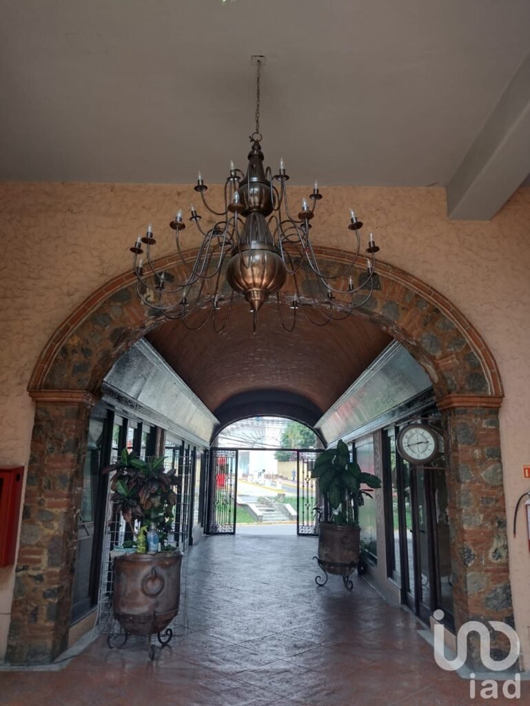 RENTA LOCAL COMERCIAL PLAZA  TEOPANZOLCO EN CUERNAVACA MORELOS