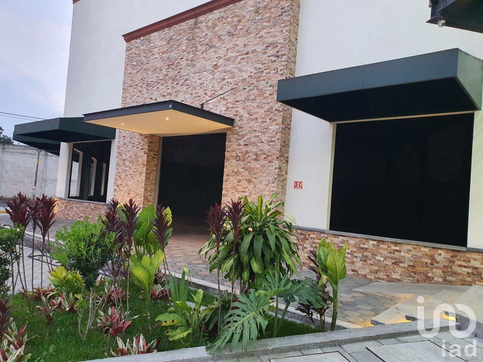 Renta de local para Restaurante Planta Alta de 160m2 con terraza en Plaza Orquídeas Coatepec, Ver. Renta de local para Restaurante Planta Alta de 160m2 con terraza en Plaza Orquídeas Coatepec, Ver.