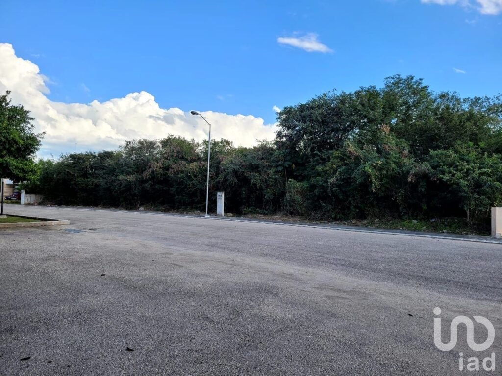 TERRENO EN VENTA EN RESIDENCIAL PRIVADA LA REJOYADA NORTE MERIDA, YUCATAN
