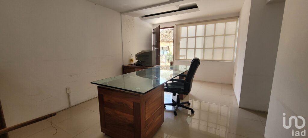 Se rentan oficinas con amplio estacionamiento en Mineral de la Reforma, Pachuca, Hidalgo