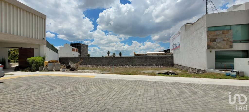 Se vende terreno amplio  en Zona Plateada, Pachuca, Hidalgo.