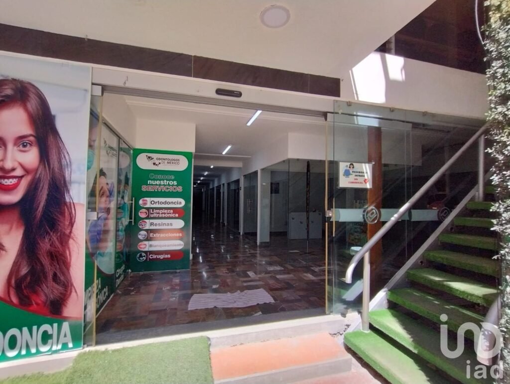 SE RENTA LOCAL COMERCIAL. PLAZA  JUÁREZ, TULANCINGO, HGO.