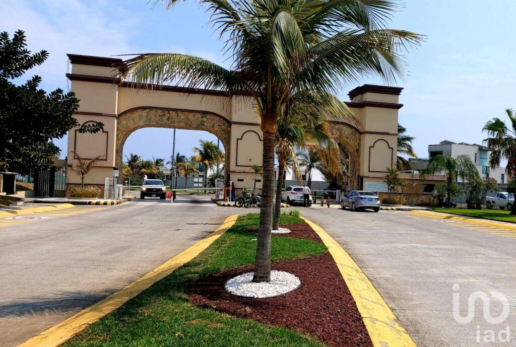 Casa en VENTA en Lomas Residencial, Riviera Veracruzana, Alvarado, Ver.