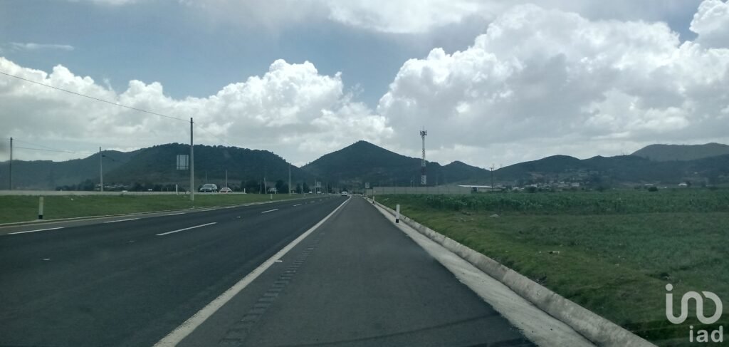 Se vende terreno sobre la carretera Tulancingo- Pachuca,  zona el Susto, Hidalgo.