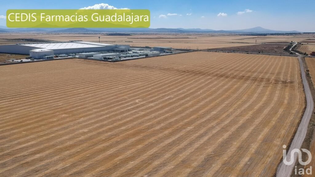 TERRENO A PIE DE CARRETERA A 20 MINUTOS DE PACHUCA