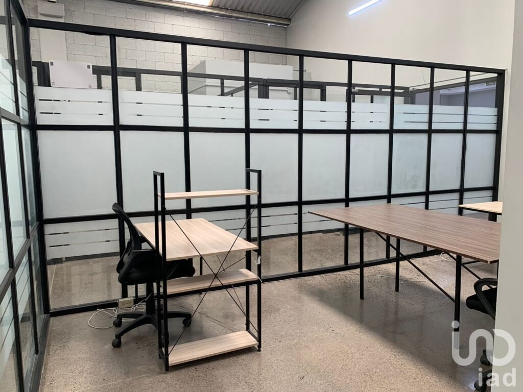 Oficina en Renta sobre carretera 57