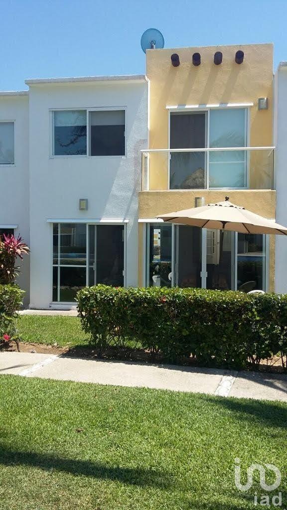 Se vende Casa en La Poza, Acapulco de Juárez, Guerrero.