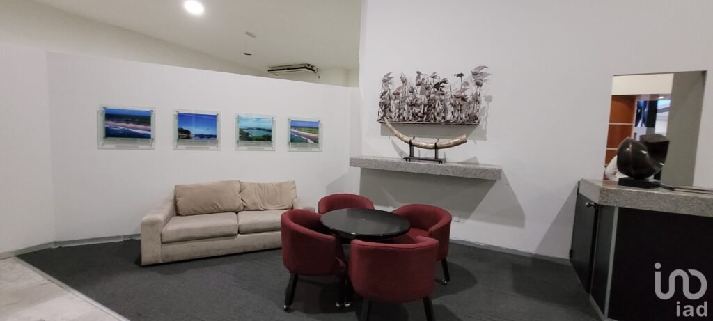 Se renta oficina en centro de negocios de la plaza Costera 125, Acapulco , Guerrero.