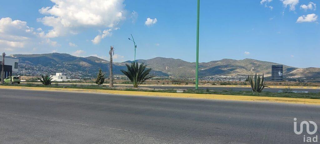 Se vende terreno comercial sobre Boulevard Colosio, en Mineral de la Reforma, Hidalgo.