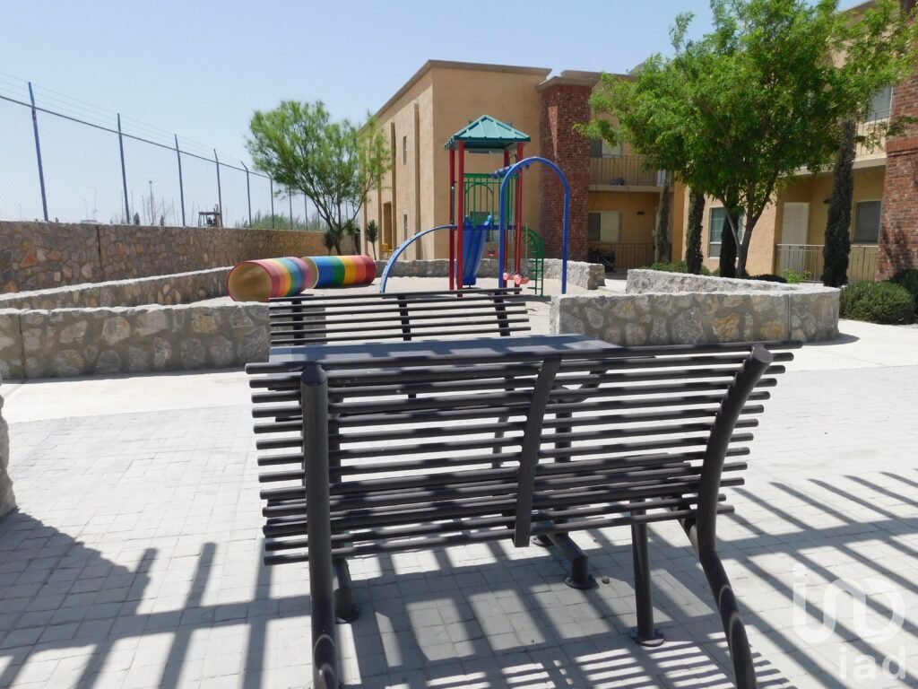 DEPARTAMENTO EQUIPADO EN RENTA, EN COMPLEJO CON ALBERCA Y GIMNASIO, CD JUAREZ