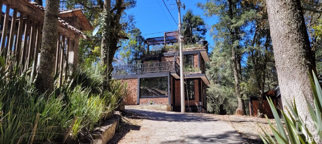 SE VENDE TERRENO RESIDENCIAL EN EL BOSQUE EN EL FRACC. LAS FLORES, MINERAL DE CHICO, HIDALGO