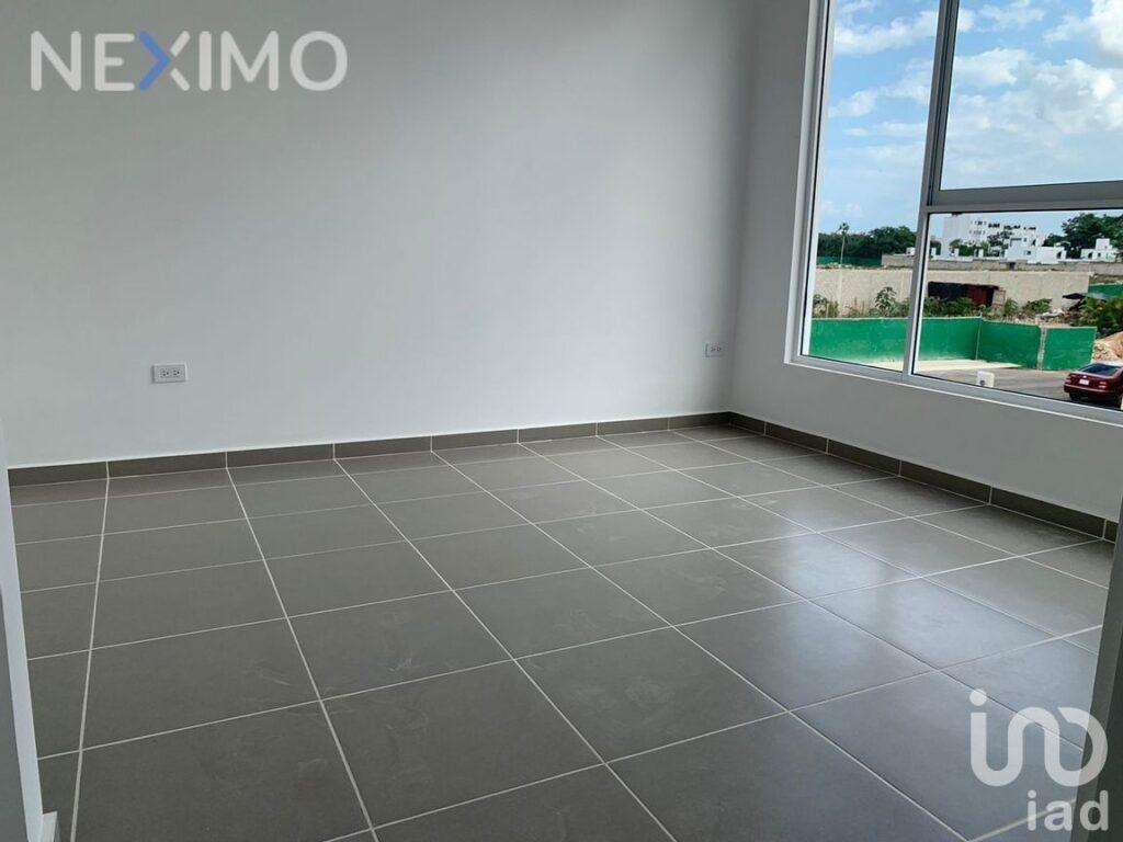 Casa Inteligente en Venta de 3 Recamaras con Paneles Solares en Privada en Poligono Sur de Cancún