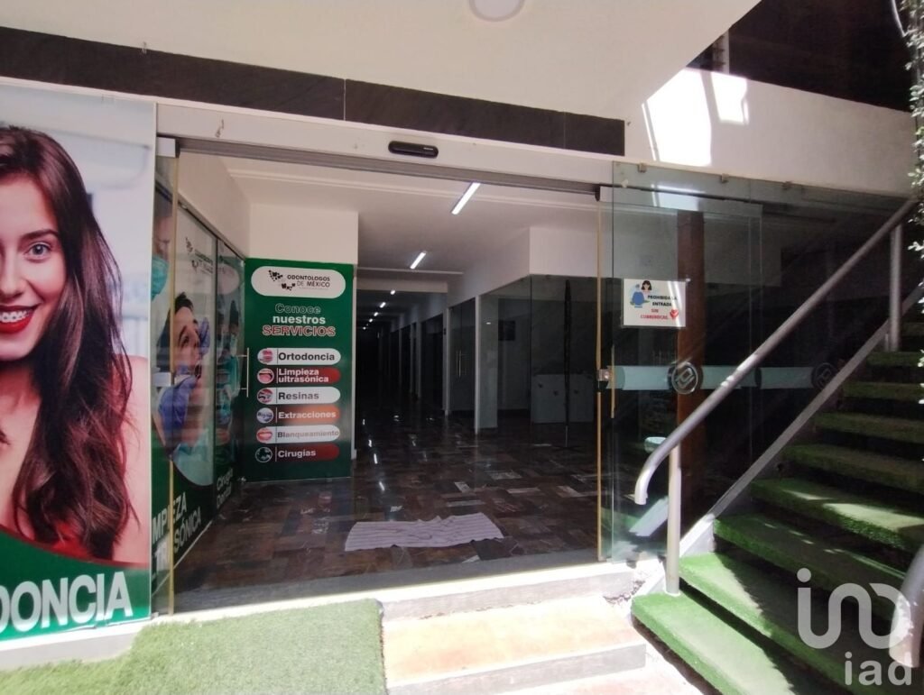 SE RENTA LOCAL COMERCIAL. PLAZA  JUÁREZ, TULANCINGO, HGO.